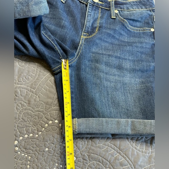 Seven7 Women’s Blue Denim Rolled Cuff Sunset Bermuda Shorts NWT Size 4 - Picture 6 of 10